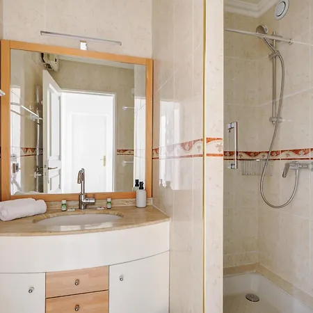 Elegance Parisienne, Vue Luxueuse Imprenable 아파트 *