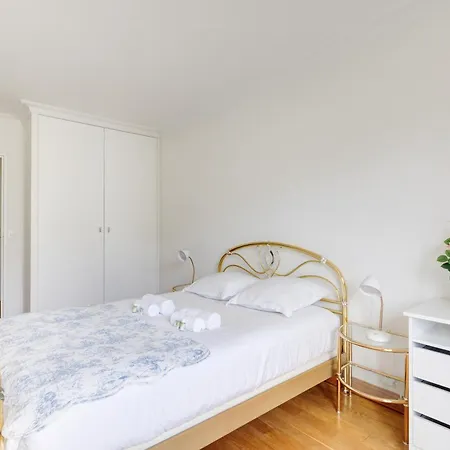 Elegance Parisienne, Vue Luxueuse Imprenable