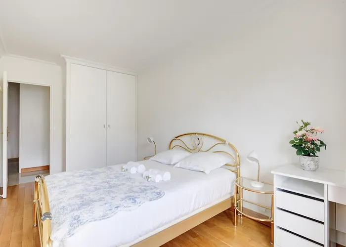 Elegance Parisienne, Vue Luxueuse Imprenable
